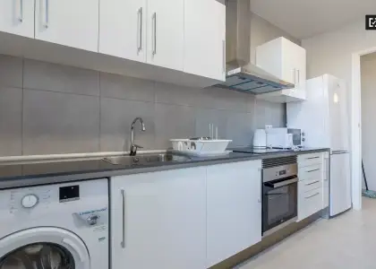 Acogedora habitación en un apartamento de 5 dormitorios en L'Eixample en Valencia