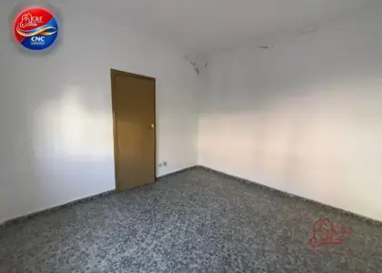 Adosado en venta en Argamasilla De Alba, Calle Ángel Dotor, de 160 m2 con 4 dormitorios, 2 baños y plaza de garaje por 54.000 €, Ref. 0427 en Argamasilla de Alba