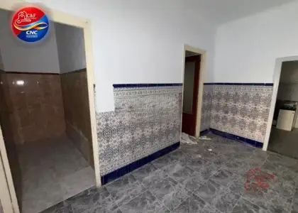 Adosado en venta en Argamasilla De Alba, Calle Ángel Dotor, de 160 m2 con 4 dormitorios, 2 baños y plaza de garaje por 54.000 €, Ref. 0427 en Argamasilla de Alba