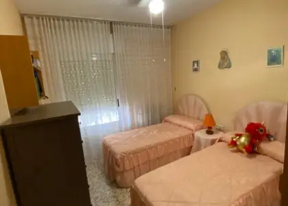 ALQUILER: CASA con TERRAZA y COCHERA en Puertollano en Puertollano