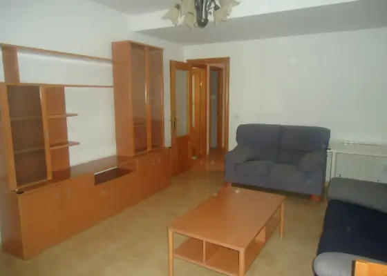 Alquiler de duplex de dos dormitorios con garaje seminuevo y trastero en Manzanares