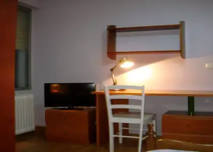 Alquiler de habitaciones en piso de 5 habitaciones en Salamanca - Mujeres en Salamanca