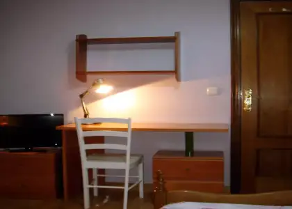 Alquiler de habitaciones en piso de 5 habitaciones en Salamanca - Mujeres en Salamanca
