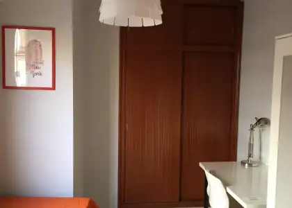 Alquiler de habitaciones para estudiantes en piso de 4 habitaciones en Alicante en Alicante (Alacant)