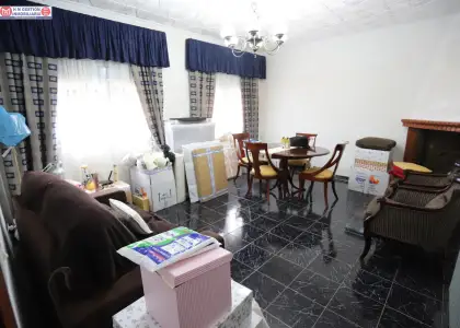 Amplia casa en planta baja con 4 dormitorios, garaje cerrado y 2 patios en Puerto Lápice