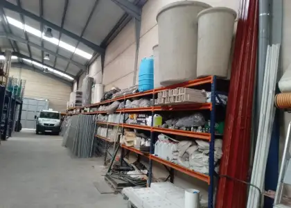 Amplia Nave Industrial en Polígono La Nava. en Puertollano