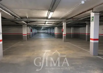 Amplia plaza de garaje en venta con fácil acceso – Zona calle Socuéllamos en Tomelloso