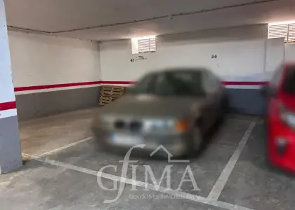 Amplia plaza de garaje en venta con fácil acceso – Zona calle Socuéllamos en Tomelloso