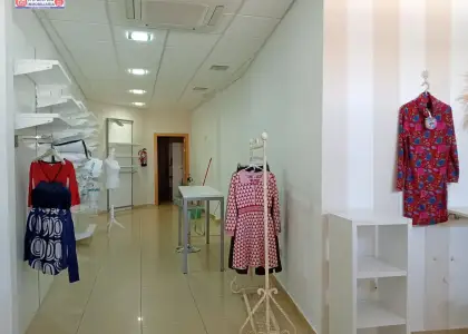 Amplio local en zona de mucho paso en villafranca en Villafranca de los Caballeros