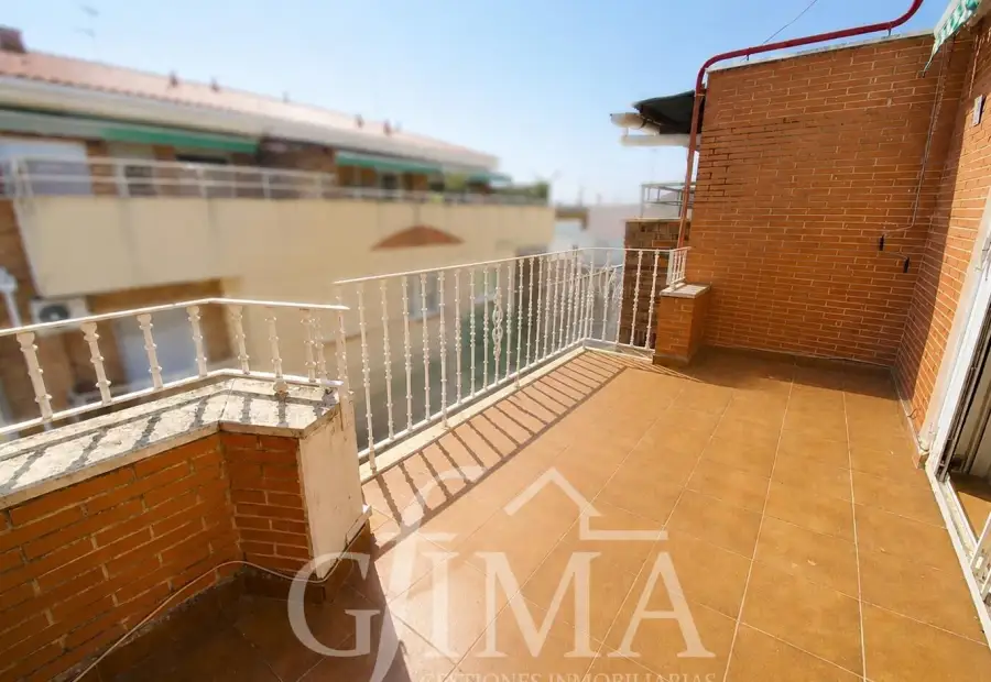 Ático céntrico con terraza, garaje y ascensor en Tomelloso en Tomelloso