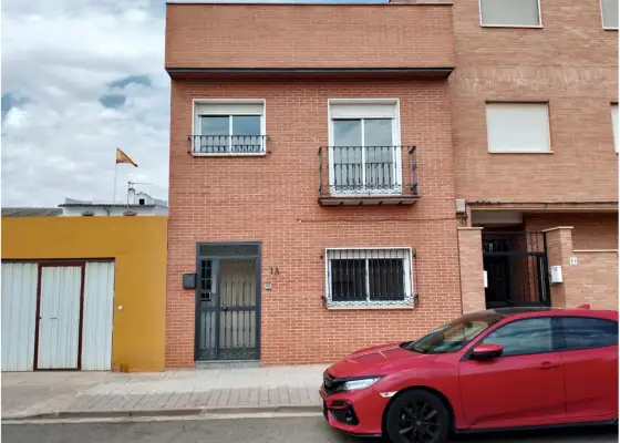 Casa adosada en venta en Manzanares