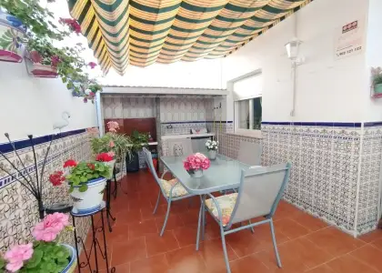Casa/Chalet adosado En Venta Calle Alcalde Ramón González Martínez, Tomelloso en Tomelloso