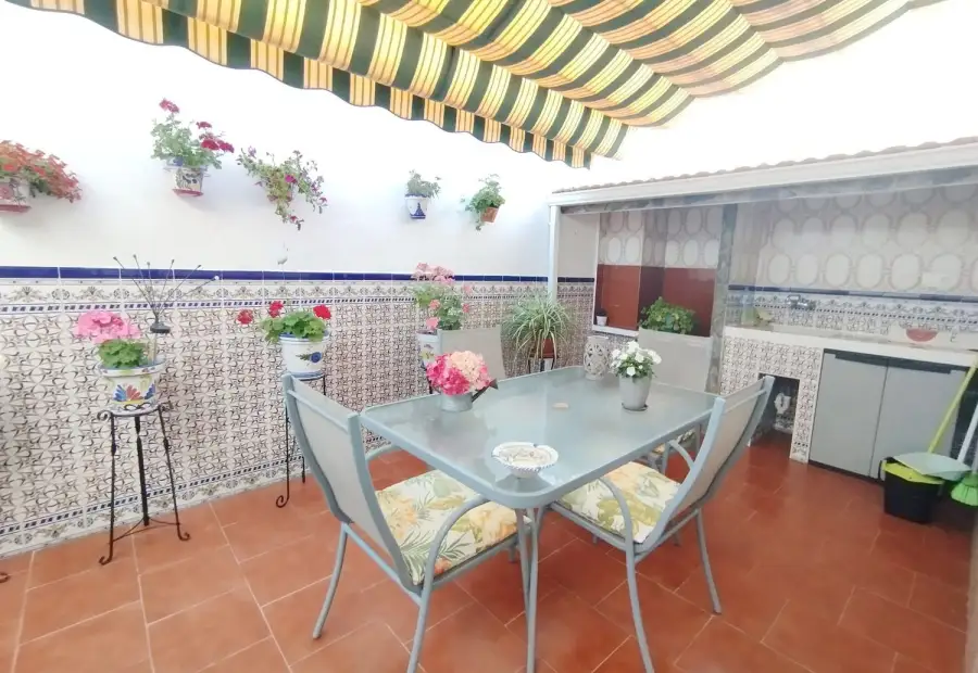 Casa/Chalet adosado En Venta Calle Alcalde Ramón González Martínez, Tomelloso en Tomelloso