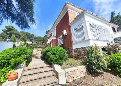 Casa Chalet en venta Zona Poblado. en Puertollano