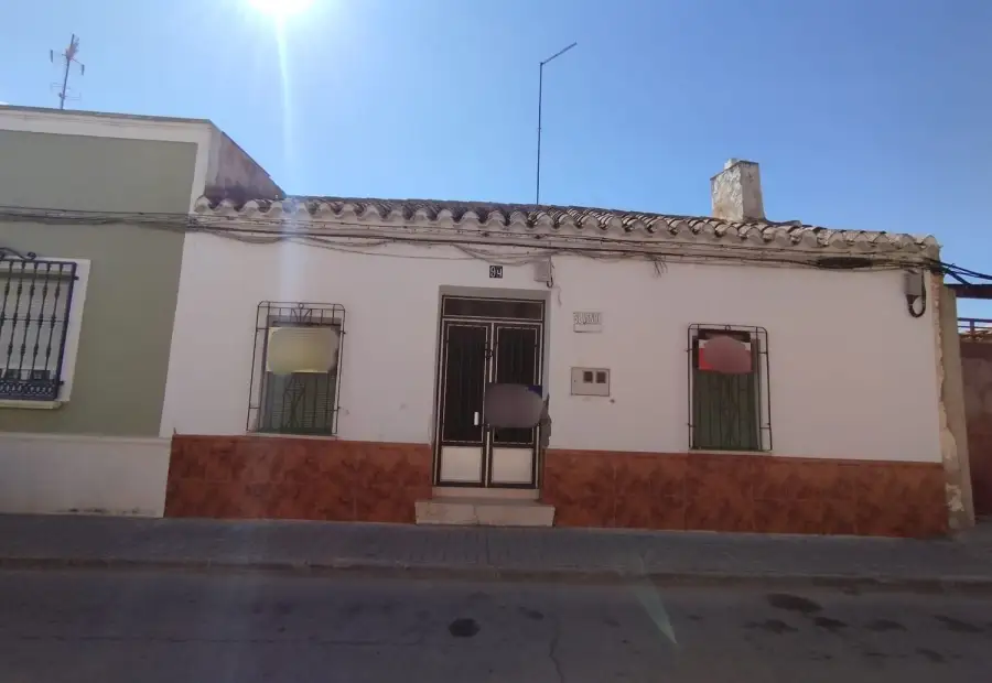 Casa/Chalet pareado En Venta Calle Campomanes, Tomelloso en Tomelloso