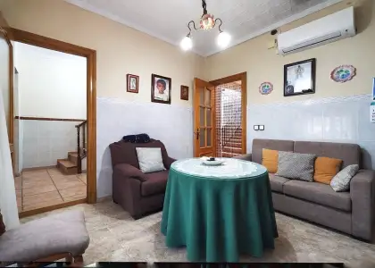 Casa con cochera en Puertollano