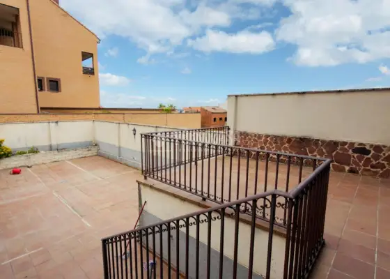 Casa en venta en Alameda De La Sagra - Alameda De La Sagra, 259.000 €, 239 m2, ref. 658307