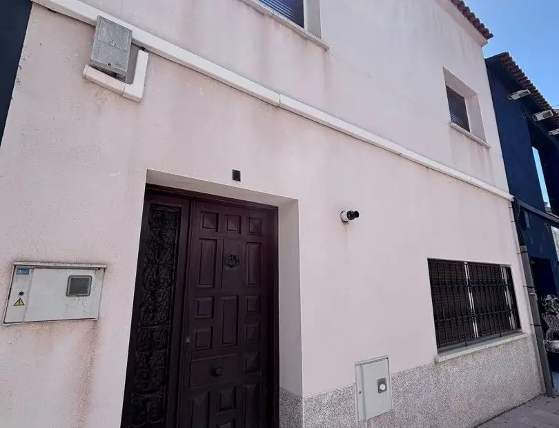 Casa en venta en Alcázar De San Juan, de 270 m2 con 2 dormitorios y baño por 145.000 €, Ref. 0299 en Alcázar de San Juan