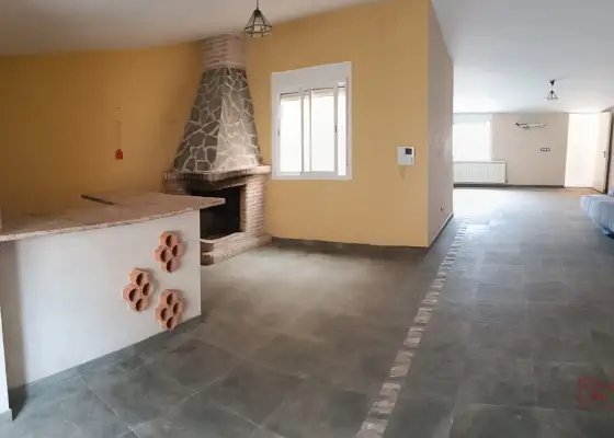Casa en venta en Alcázar De San Juan, Goya, de 700 m2 con 4 dormitorios, 4 baños, plaza de garaje, trastero, balcón y terraza por 280.000 €, Ref. 0344