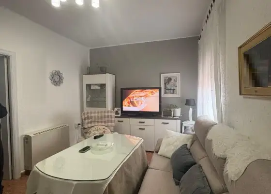 Casa en venta en Alcázar De San Juan, Grupo Renfe, de 75 m2 con 4 dormitorios y baño por 120.000 €, Ref. 0043