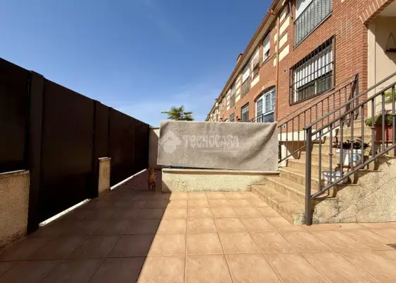 Casa en venta en Alovera - Alovera, 340.000 €, 220 m2, ref. 659229