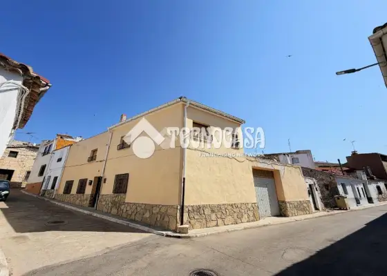 Casa en venta en Campillo De Altobuey - Campillo De Altobuey, 123.000 €, 250 m2, ref. 663885