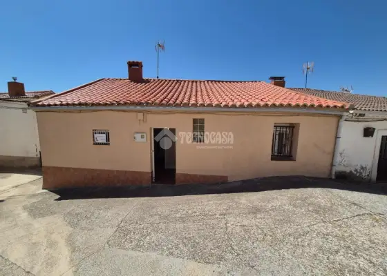 Casa en venta en Cendejas De La Torre - Cendejas De La Torre, 99.900 €, 189 m2, ref. 665485