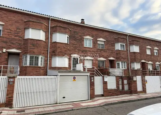 Casa en venta en Guadalajara - Manantiales, 430.000 €, 262 m2, ref. 642996