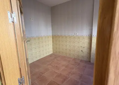 Casa en venta en Herencia, de 130 m2 con 2 dormitorios, baño, aseo y 2 plazas de garaje por 89.000 €, Ref. 0242 en Herencia
