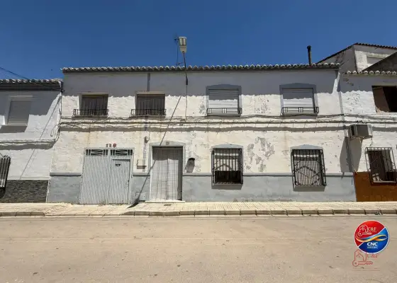 Casa en venta en Herencia, de 64 m2 con 1 dormitorio y baño por 17.500 €, Ref. 0392