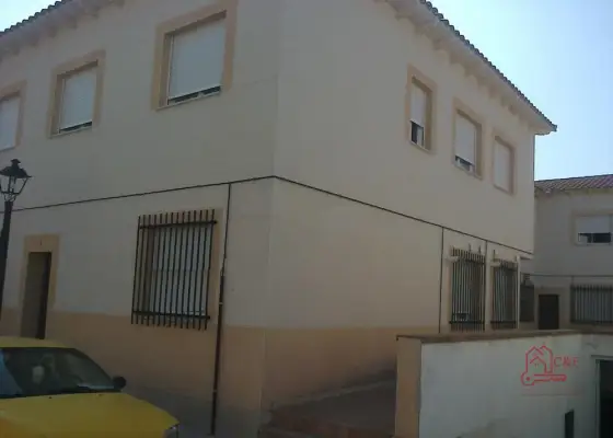 Casa en venta en Herencia, de 90 m2 con 2 dormitorios, baño, aseo y plaza de garaje por 84.900 €, Ref. 0112