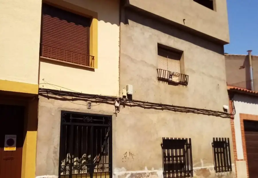 Casa en venta en La Solana, 2 dormitorios · 128 m² · 45.000 € en La Solana