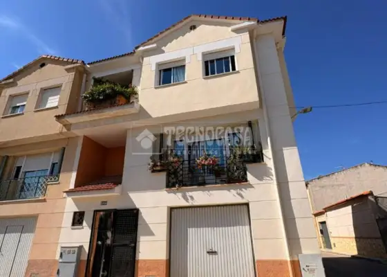 Casa en venta en Lillo - Lillo, 120.900 €, 219 m2, ref. 655949