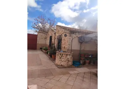 Casa en venta en Llanos del Caudillo(13220) en Llanos del Caudillo