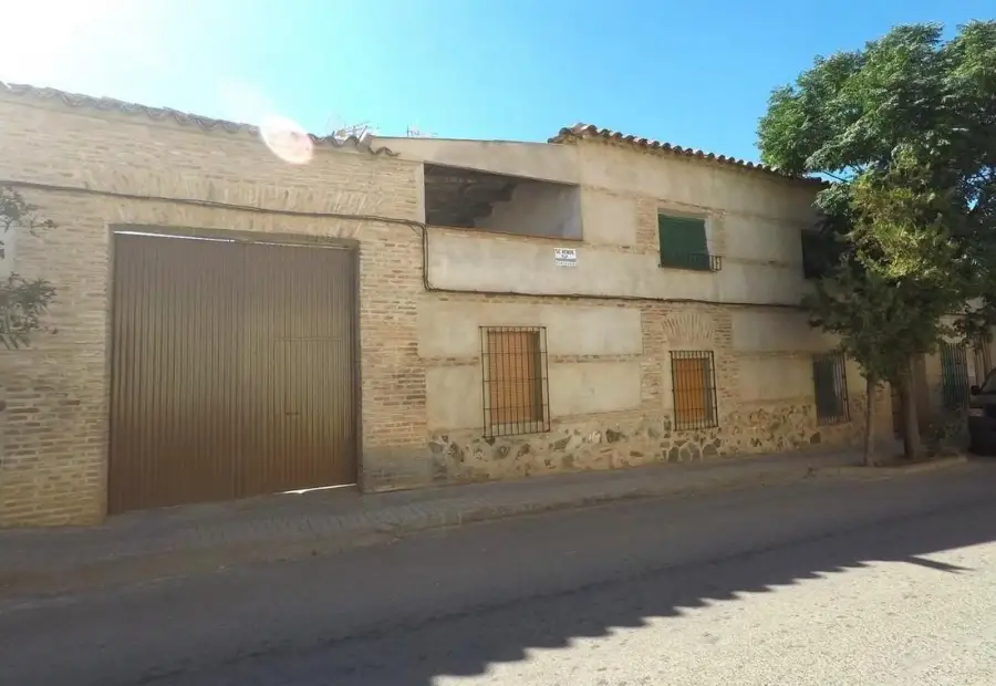 Casa en venta en San Carlos del Valle, 3 dorm. · 45.000 € en San Carlos del Valle