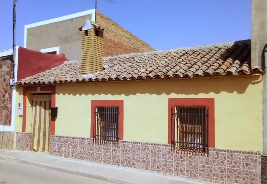 Casa en venta en San Carlos del Valle, 4 dorm. · 55.000 € en San Carlos del Valle