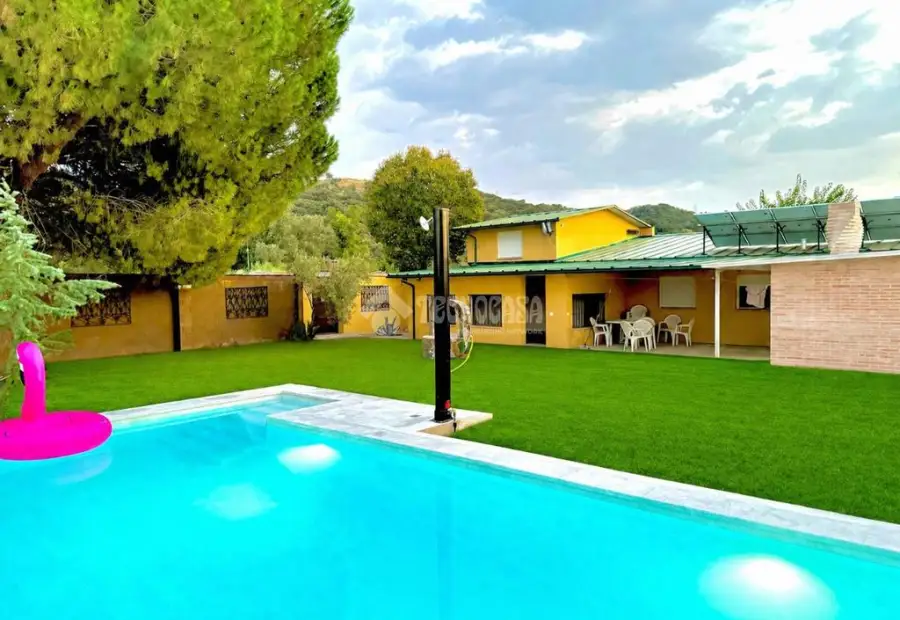 Casa en venta en Talavera De La Reina - Comarca De Talavera, Hospital, 229.900 €, 252 m2, ref. 666586 en Talavera de la Reina