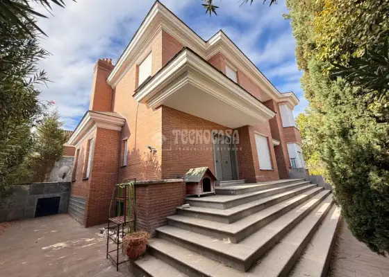 Casa en venta en Talavera De La Reina - Nuevo Centro, Hospital, 699.900 €, 350 m2, ref. 633969