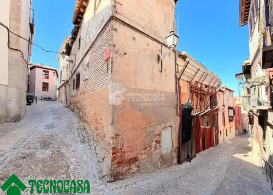 Casa en venta en Toledo - Casco Histórico, 360.000 €, 867 m2, ref. 666735