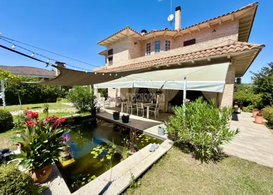 Casa en venta en Valdeaveruelo - Valdeaveruelo, 575.000 €, 434 m2, ref. 667502