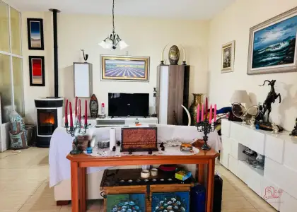 Casa en venta en Villafranca De Los Caballeros, de 188 m2 con 3 dormitorios, baño, terraza y terreno por 105.000 €, Ref. 0296 en Villafranca de los Caballeros