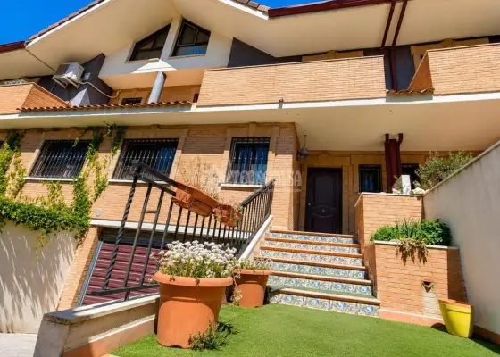 Casa en venta en Yuncos - Yuncos, 309.900 €, 260 m2, ref. 658868