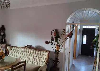 CASA en ZONA POBLADO para ENTRAR A VIVIR en Puertollano