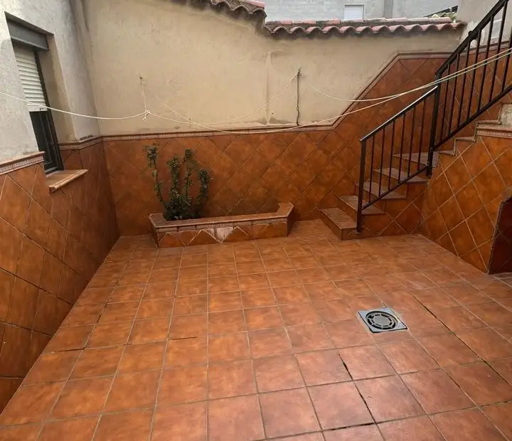 CASA en ZONA POBLADO para ENTRAR A VIVIR en Puertollano