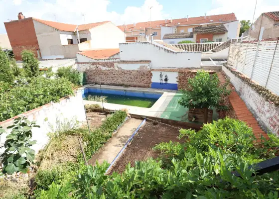 CASA PARA REFORMA ÍNTEGRA PRÓXIMA A PLAZA DEL ARENAL CON 375 m2 DE PARCELA Y 225 m2 DE PATIO en Alcázar de San Juan