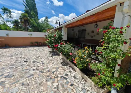 Chalet en Venta con terreno en Carretera El Villar en Puertollano