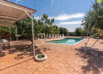 Chalet en venta en Calle de la Constitución, Distrito Único, Palomeque, Toledo en Palomeque