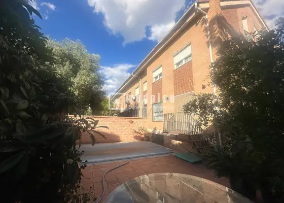 Chalet en venta en Calle de los Almendros, Distrito Único, Azuqueca de Henares, Guadalajara