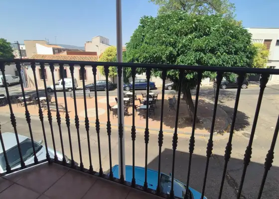 Edificio con 2 pisos y garaje en Puertollano