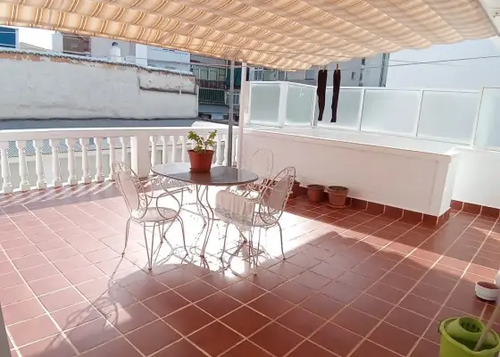 Edificio con tres viviendas en el centro de Tomelloso